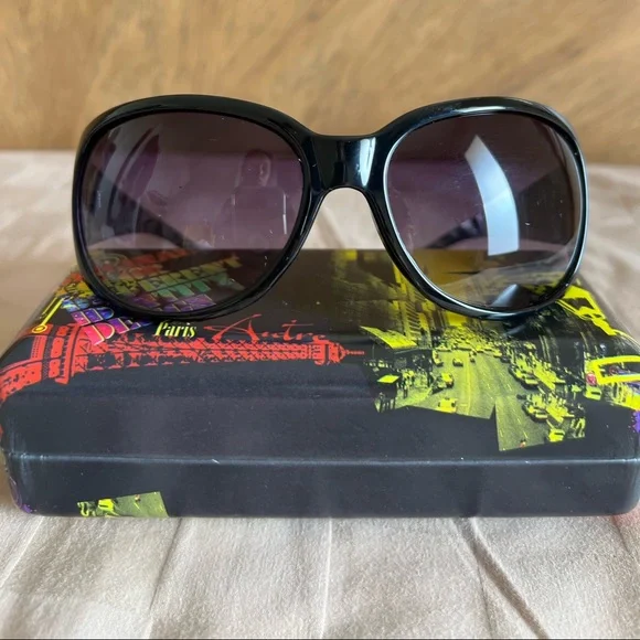 NWT Oscar de la Renta 1394 651 Stylish Amber Sunglasses Oscar de la Renta | Accessories | Nwt Oscar De La Renta  main image 3